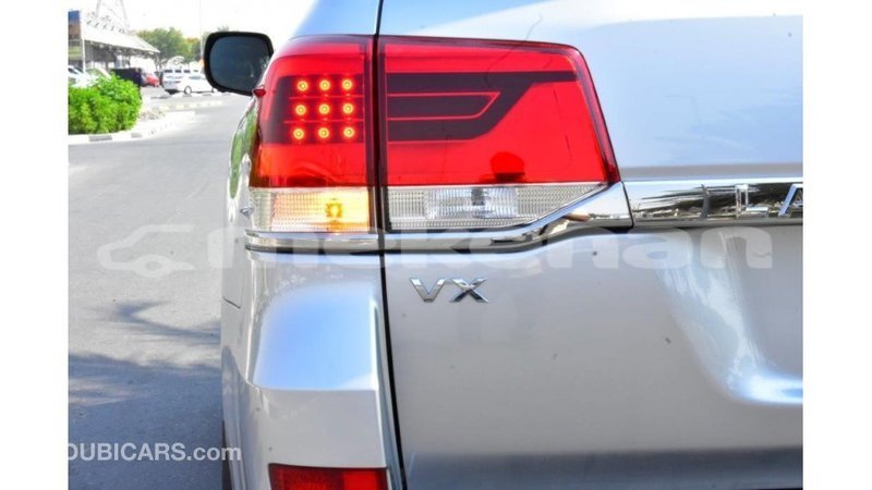 Big with watermark toyota land cruiser aragatsotn import dubai 1914