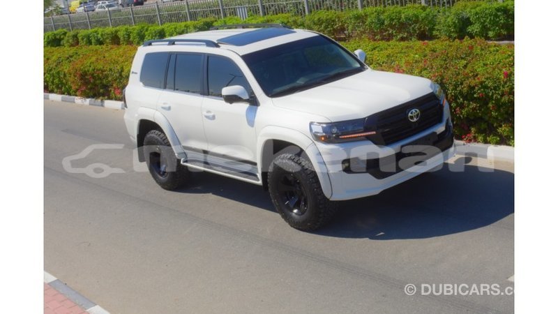 Big with watermark toyota land cruiser aragatsotn import dubai 1919