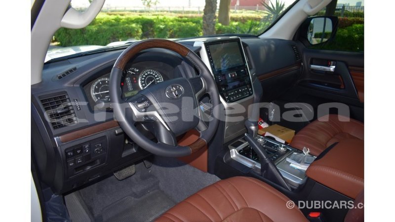 Big with watermark toyota land cruiser aragatsotn import dubai 1919