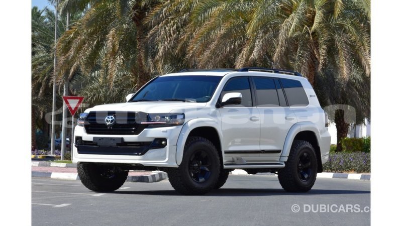 Big with watermark toyota land cruiser aragatsotn import dubai 1919
