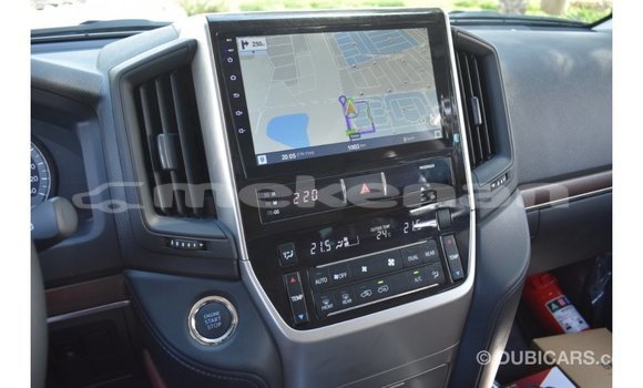 Buy Import Toyota Land Cruiser White Car in Import - Dubai in Aragatsotn Buy Import Toyota Land Cruiser White Car in Import - Dubai in Aragatsotn