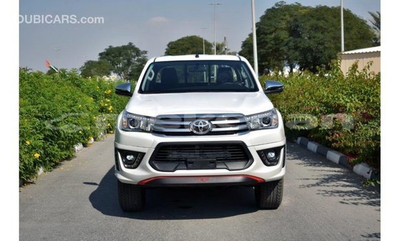 Buy Import Toyota Hilux White Car in Import - Dubai in Aragatsotn Buy Import Toyota Hilux White Car in Import - Dubai in Aragatsotn