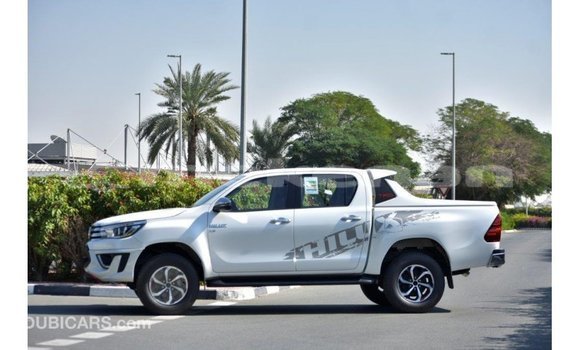Buy Import Toyota Hilux White Car in Import - Dubai in Aragatsotn Buy Import Toyota Hilux White Car in Import - Dubai in Aragatsotn