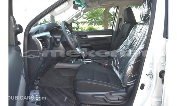 Buy Import Toyota Hilux White Car in Import - Dubai in Aragatsotn Buy Import Toyota Hilux White Car in Import - Dubai in Aragatsotn