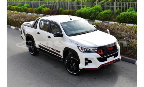 Buy Import Toyota Hilux White Car in Import - Dubai in Aragatsotn Buy Import Toyota Hilux White Car in Import - Dubai in Aragatsotn