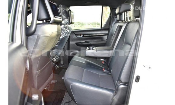 Buy Import Toyota Hilux White Car in Import - Dubai in Aragatsotn Buy Import Toyota Hilux White Car in Import - Dubai in Aragatsotn