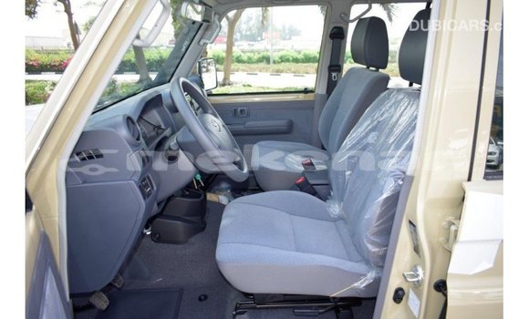 Buy Import Toyota Land Cruiser Beige Car in Import - Dubai in Aragatsotn Buy Import Toyota Land Cruiser Beige Car in Import - Dubai in Aragatsotn
