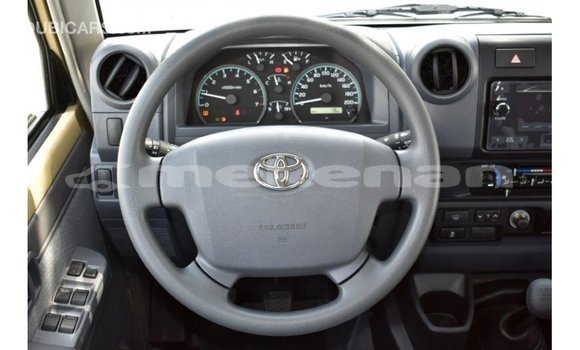 Buy Import Toyota Land Cruiser Beige Car in Import - Dubai in Aragatsotn Buy Import Toyota Land Cruiser Beige Car in Import - Dubai in Aragatsotn