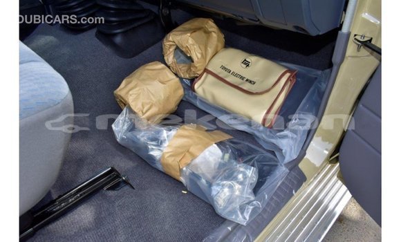 Buy Import Toyota Land Cruiser Beige Car in Import - Dubai in Aragatsotn Buy Import Toyota Land Cruiser Beige Car in Import - Dubai in Aragatsotn