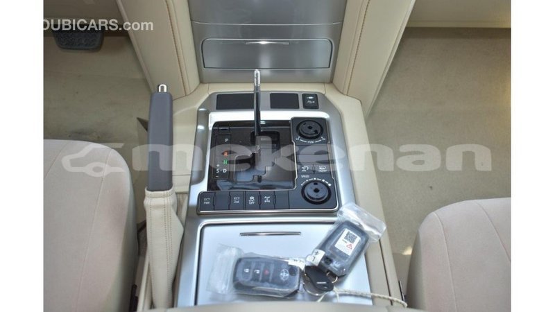 Big with watermark toyota land cruiser aragatsotn import dubai 1934