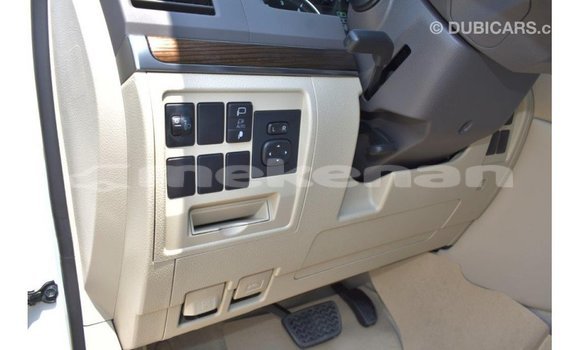 Buy Import Toyota Land Cruiser White Car in Import - Dubai in Aragatsotn Buy Import Toyota Land Cruiser White Car in Import - Dubai in Aragatsotn