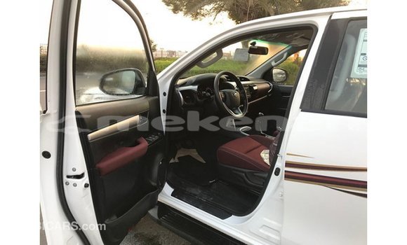 Buy Import Toyota Hilux White Car in Import - Dubai in Aragatsotn Buy Import Toyota Hilux White Car in Import - Dubai in Aragatsotn
