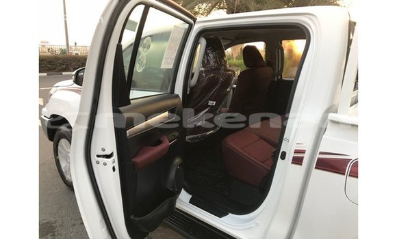 Buy Import Toyota Hilux White Car in Import - Dubai in Aragatsotn Buy Import Toyota Hilux White Car in Import - Dubai in Aragatsotn