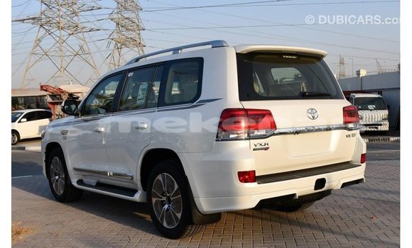Buy Import Toyota Land Cruiser White Car in Import - Dubai in Aragatsotn Buy Import Toyota Land Cruiser White Car in Import - Dubai in Aragatsotn