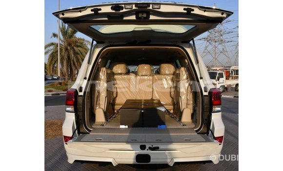 Buy Import Toyota Land Cruiser White Car in Import - Dubai in Aragatsotn Buy Import Toyota Land Cruiser White Car in Import - Dubai in Aragatsotn