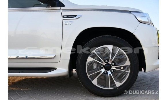 Buy Import Toyota Land Cruiser White Car in Import - Dubai in Aragatsotn Buy Import Toyota Land Cruiser White Car in Import - Dubai in Aragatsotn