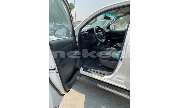 Buy Import Toyota Hilux White Car in Import - Dubai in Aragatsotn Buy Import Toyota Hilux White Car in Import - Dubai in Aragatsotn