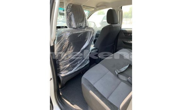Buy Import Toyota Hilux White Car in Import - Dubai in Aragatsotn Buy Import Toyota Hilux White Car in Import - Dubai in Aragatsotn