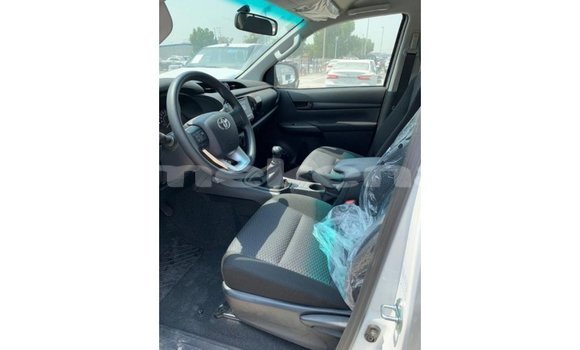Buy Import Toyota Hilux White Car in Import - Dubai in Aragatsotn Buy Import Toyota Hilux White Car in Import - Dubai in Aragatsotn