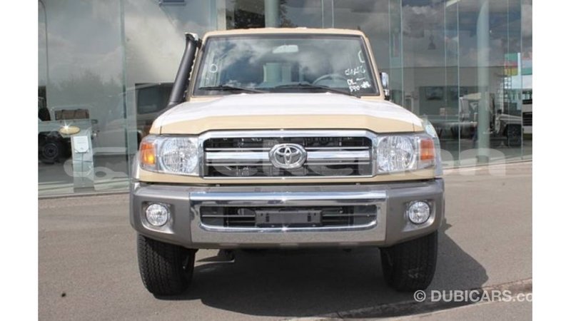 Big with watermark toyota land cruiser aragatsotn import dubai 1986