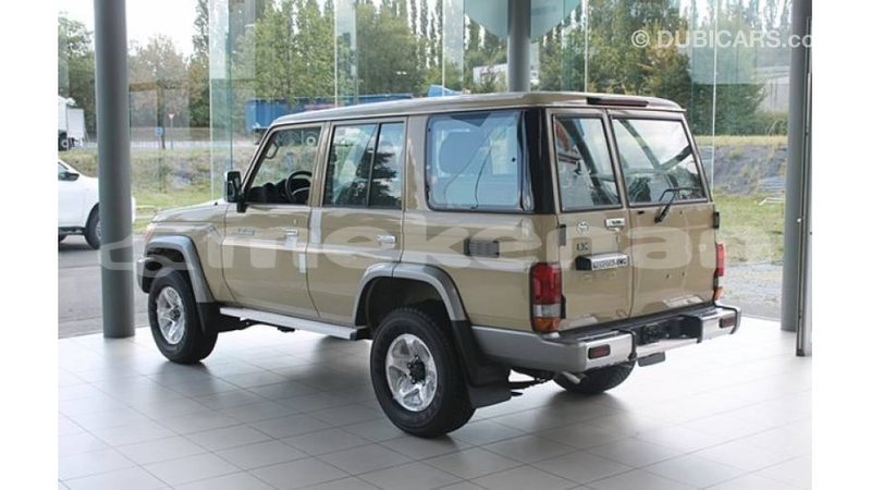 Big with watermark toyota land cruiser aragatsotn import dubai 1986