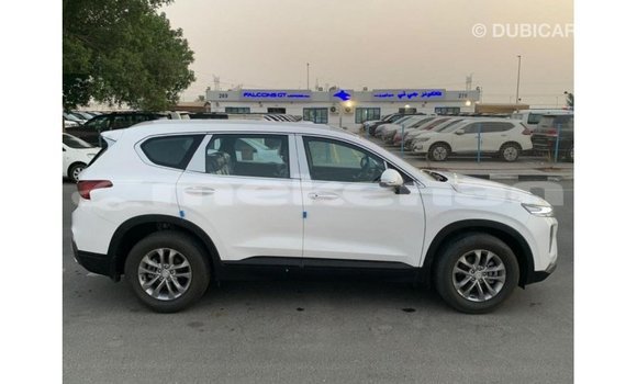 Buy Import Hyundai Santa Fe White Car in Import - Dubai in Aragatsotn Buy Import Hyundai Santa Fe White Car in Import - Dubai in Aragatsotn