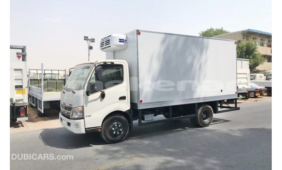 Buy Import Hino 300 Series White Truck in Import - Dubai in Aragatsotn Buy Import Hino 300 Series White Truck in Import - Dubai in Aragatsotn
