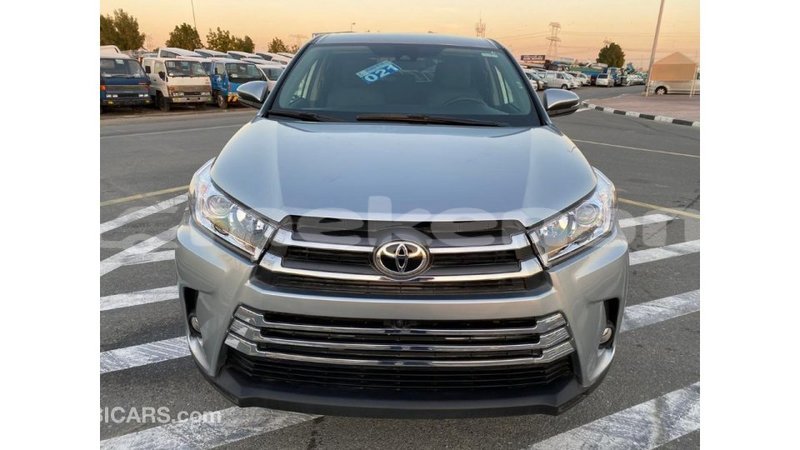 Big with watermark toyota highlander aragatsotn import dubai 2016