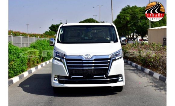 Buy Import Toyota Granvia White Car in Import - Dubai in Aragatsotn Buy Import Toyota Granvia White Car in Import - Dubai in Aragatsotn