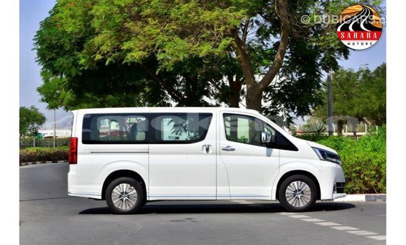 Buy Import Toyota Granvia White Car in Import - Dubai in Aragatsotn Buy Import Toyota Granvia White Car in Import - Dubai in Aragatsotn