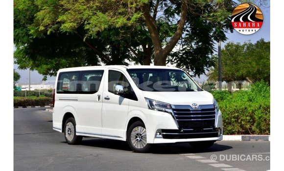 Buy Import Toyota Granvia White Car in Import - Dubai in Aragatsotn Buy Import Toyota Granvia White Car in Import - Dubai in Aragatsotn