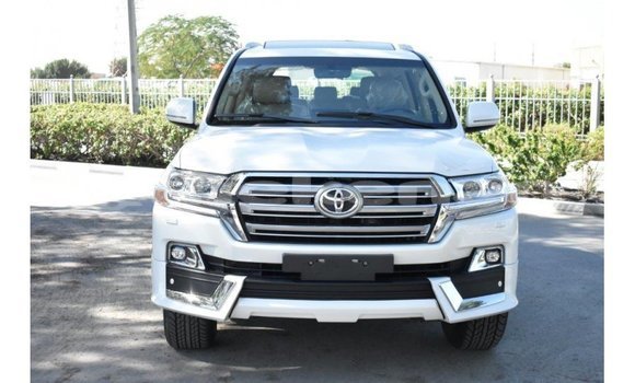 Buy Import Toyota Land Cruiser White Car in Import - Dubai in Aragatsotn Buy Import Toyota Land Cruiser White Car in Import - Dubai in Aragatsotn