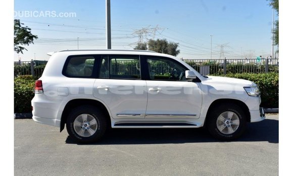 Buy Import Toyota Land Cruiser White Car in Import - Dubai in Aragatsotn Buy Import Toyota Land Cruiser White Car in Import - Dubai in Aragatsotn