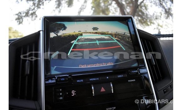 Buy Import Toyota Land Cruiser White Car in Import - Dubai in Aragatsotn Buy Import Toyota Land Cruiser White Car in Import - Dubai in Aragatsotn