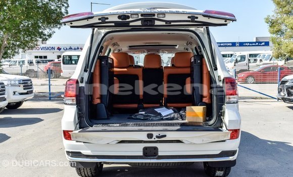Buy Import Toyota Land Cruiser White Car in Import - Dubai in Aragatsotn Buy Import Toyota Land Cruiser White Car in Import - Dubai in Aragatsotn