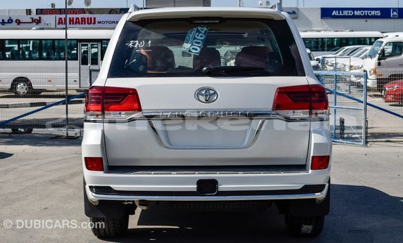 Buy Import Toyota Land Cruiser White Car in Import - Dubai in Aragatsotn Buy Import Toyota Land Cruiser White Car in Import - Dubai in Aragatsotn