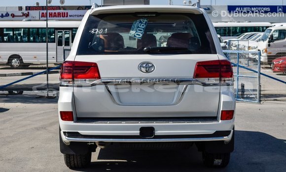 Buy Import Toyota Land Cruiser White Car in Import - Dubai in Aragatsotn Buy Import Toyota Land Cruiser White Car in Import - Dubai in Aragatsotn