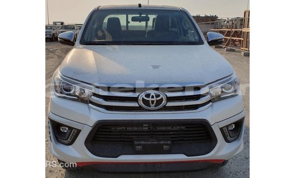 Buy Import Toyota Hilux White Car in Import - Dubai in Aragatsotn Buy Import Toyota Hilux White Car in Import - Dubai in Aragatsotn
