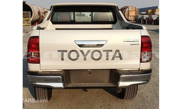 Buy Import Toyota Hilux White Car in Import - Dubai in Aragatsotn Buy Import Toyota Hilux White Car in Import - Dubai in Aragatsotn