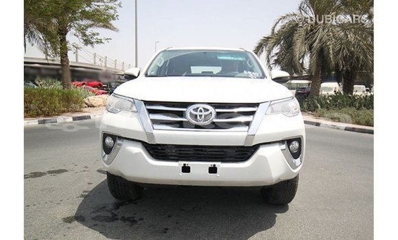 Buy Import Toyota Fortuner White Car in Import - Dubai in Aragatsotn Buy Import Toyota Fortuner White Car in Import - Dubai in Aragatsotn