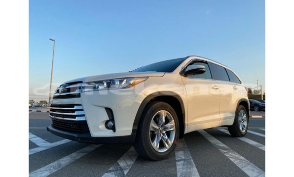 Buy Import Toyota Highlander White Car in Import - Dubai in Aragatsotn Buy Import Toyota Highlander White Car in Import - Dubai in Aragatsotn