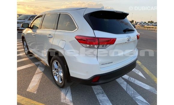 Buy Import Toyota Highlander White Car in Import - Dubai in Aragatsotn Buy Import Toyota Highlander White Car in Import - Dubai in Aragatsotn
