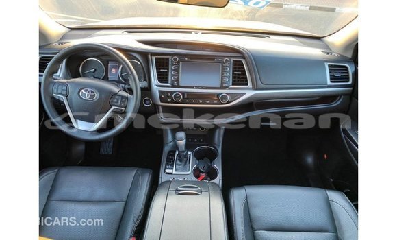 Buy Import Toyota Highlander White Car in Import - Dubai in Aragatsotn Buy Import Toyota Highlander White Car in Import - Dubai in Aragatsotn