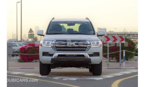Buy Import Toyota Land Cruiser White Car in Import - Dubai in Aragatsotn Buy Import Toyota Land Cruiser White Car in Import - Dubai in Aragatsotn
