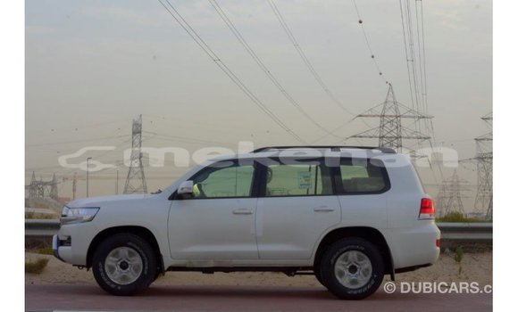 Buy Import Toyota Land Cruiser White Car in Import - Dubai in Aragatsotn Buy Import Toyota Land Cruiser White Car in Import - Dubai in Aragatsotn
