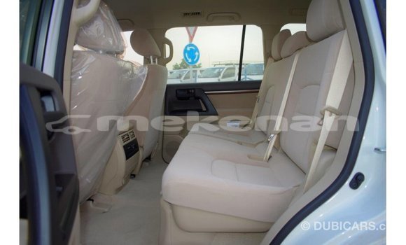 Buy Import Toyota Land Cruiser White Car in Import - Dubai in Aragatsotn Buy Import Toyota Land Cruiser White Car in Import - Dubai in Aragatsotn