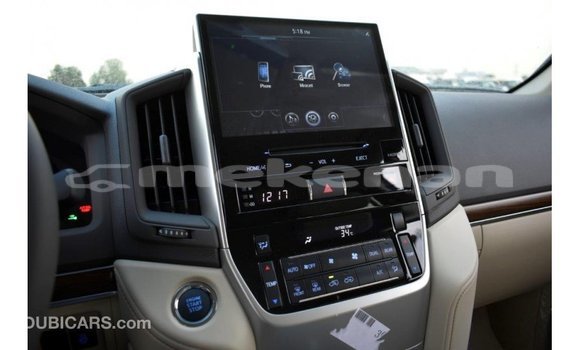 Buy Import Toyota Land Cruiser White Car in Import - Dubai in Aragatsotn Buy Import Toyota Land Cruiser White Car in Import - Dubai in Aragatsotn