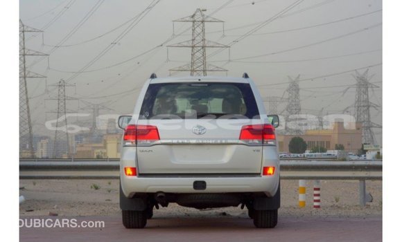 Buy Import Toyota Land Cruiser White Car in Import - Dubai in Aragatsotn Buy Import Toyota Land Cruiser White Car in Import - Dubai in Aragatsotn