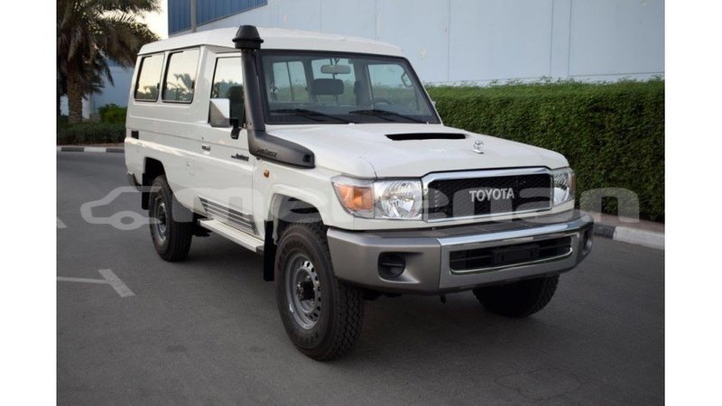 Big with watermark toyota land cruiser aragatsotn import dubai 2106
