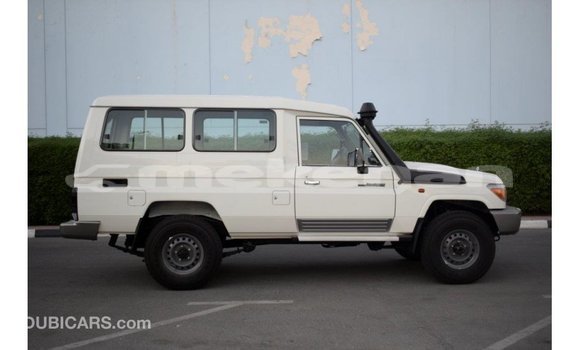 Buy Import Toyota Land Cruiser White Car in Import - Dubai in Aragatsotn Buy Import Toyota Land Cruiser White Car in Import - Dubai in Aragatsotn